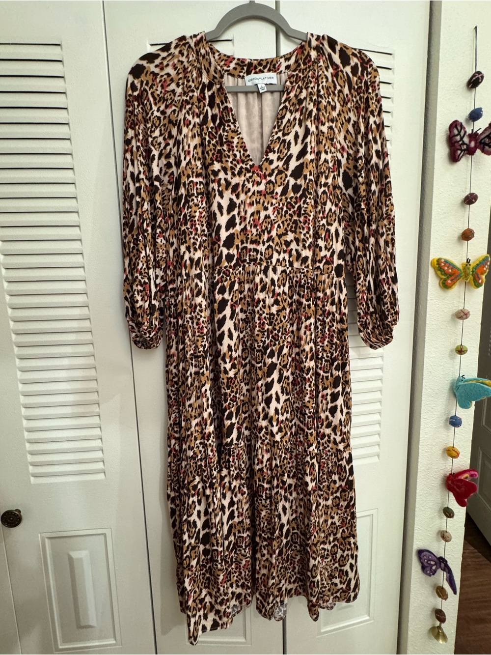 Gibson Latimer Leopard-Print V-Neck Tiered Midi Dress - Brown & pink